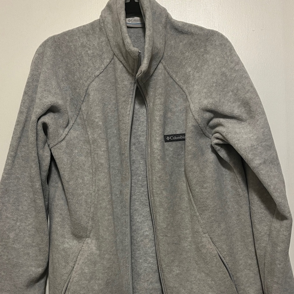Columbia women’s Light Gray Performance Jacket